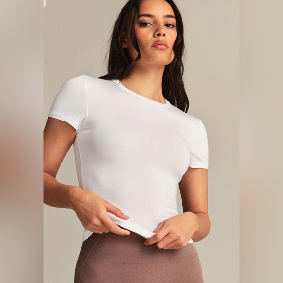 Women's Best Size Small Smooth Contour Midi Short Sleeve T-Shirt White - Picture 2 of 10